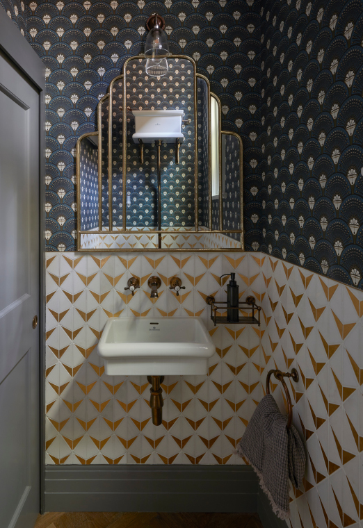 WC in the Queen Anne project